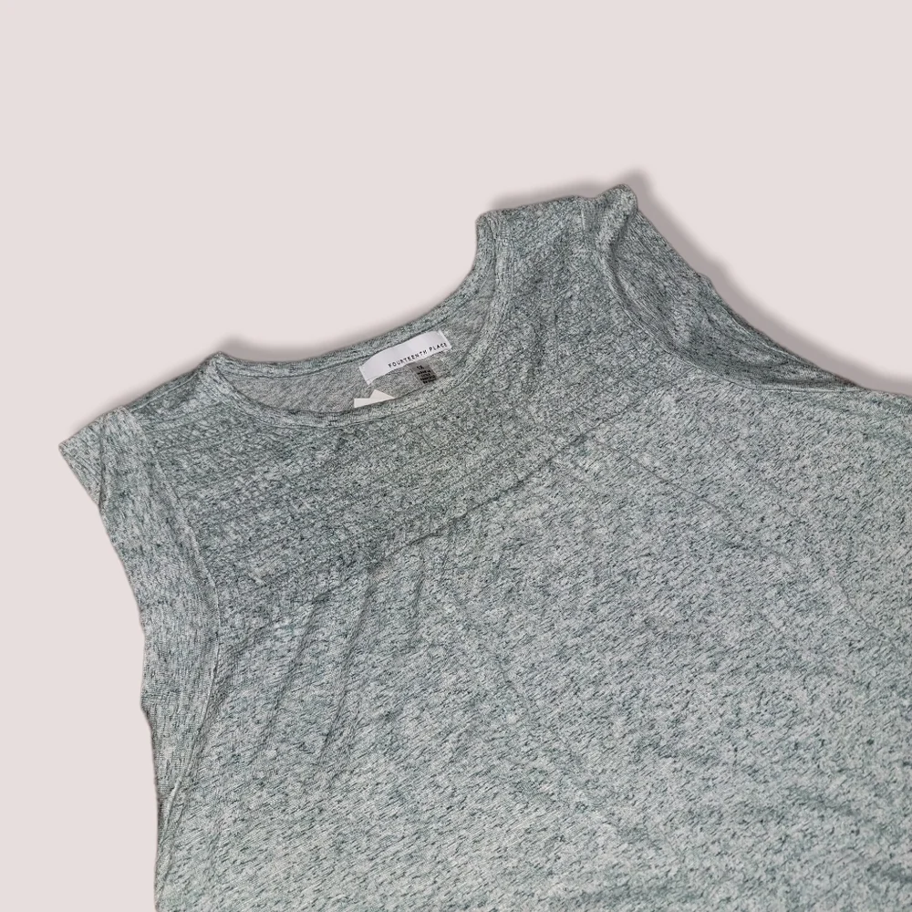 NWT 𝅺FOURTEENTH Place 1x Smocked Yoke Top Beryl Green Nwt T03